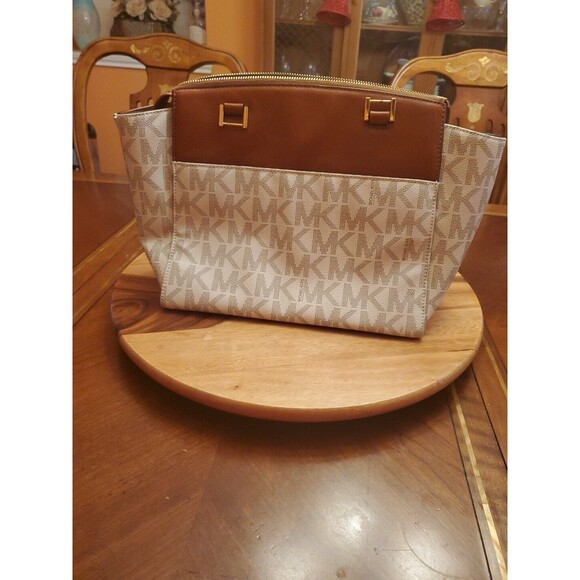 Michael Kors Hudson Signature Vanilla Acorn Leather Satchel Handbag Crossbody - Picture 8 of 14